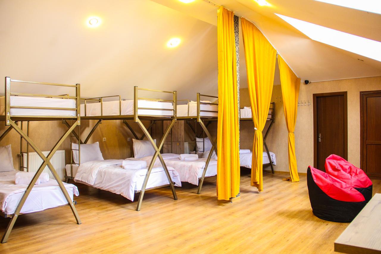 Mr Alex Hostel Tbilisi Ngoại thất bức ảnh